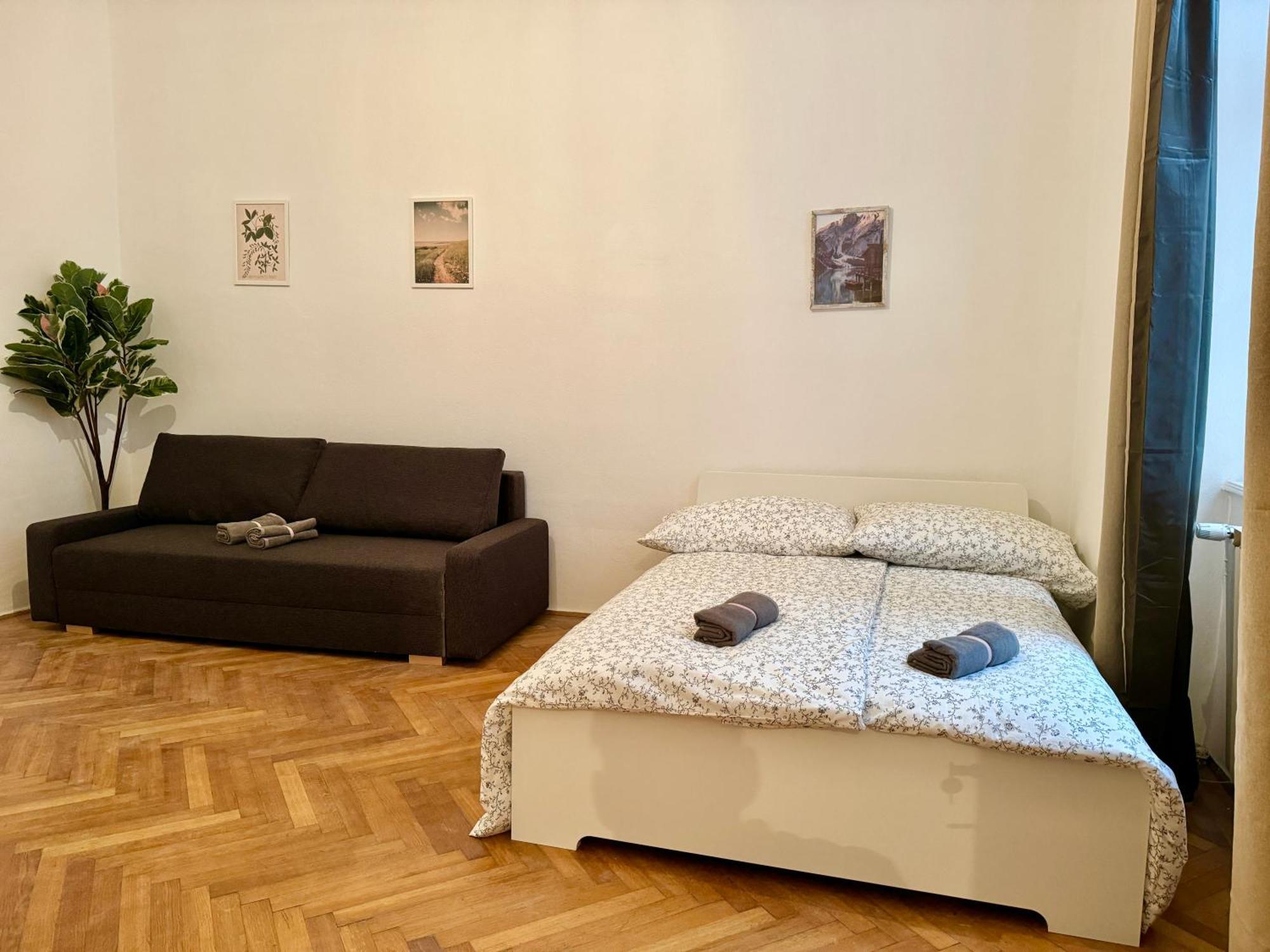 Spacious Apartment - 15 Min To Center Wien Eksteriør bilde